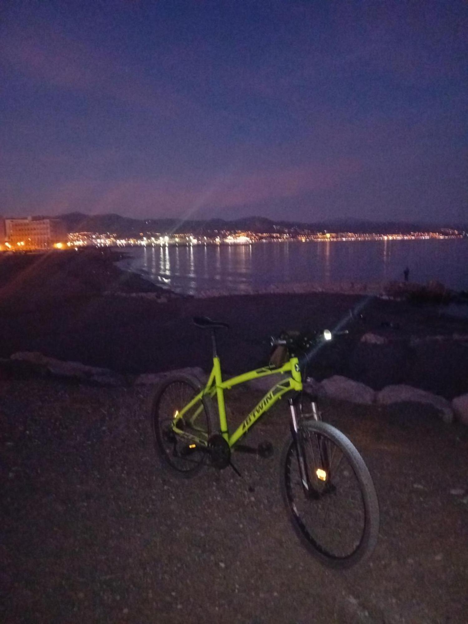 Apto A 5 Min A Pie De La Playa Malaga Luaran gambar